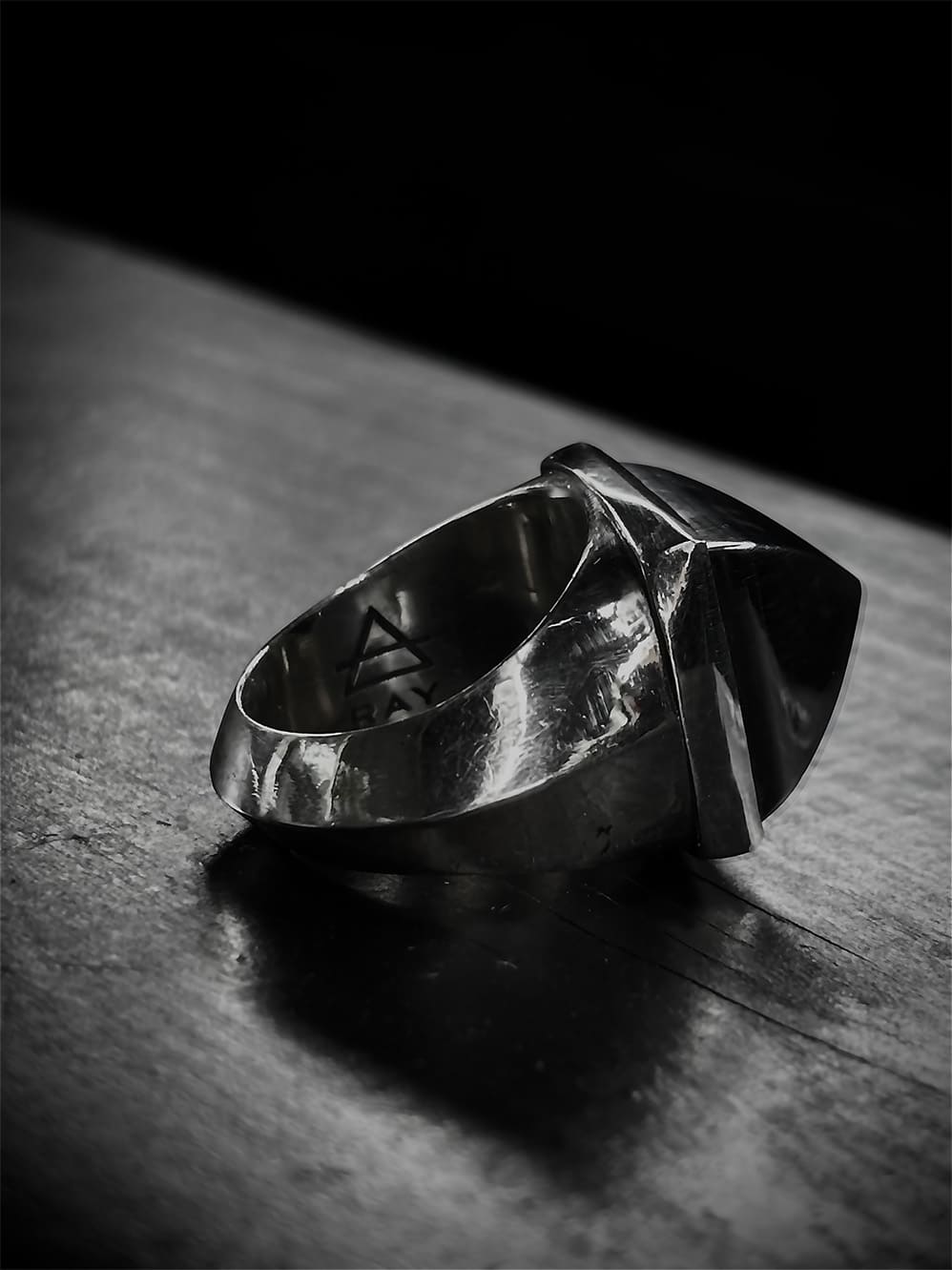 PYRAMID SILVER RING